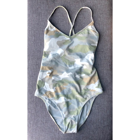 🆕 Aerie strappy back camo one piece swimsuit - Picture 1 of 10